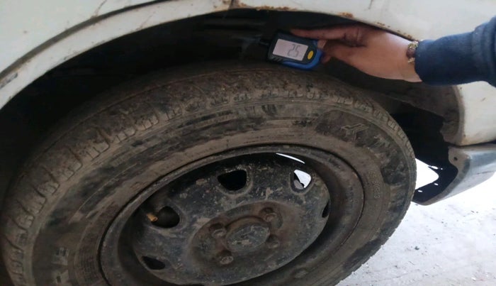 2010 Maruti Eeco 5 STR WITH A/C+HTR CNG, Petrol, Manual, 2,83,897 km, tyre