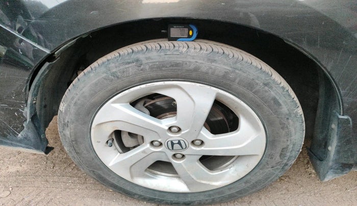 2014 Honda City 1.5L I-VTEC VX, Petrol, Manual, 2,95,000 km, tyre