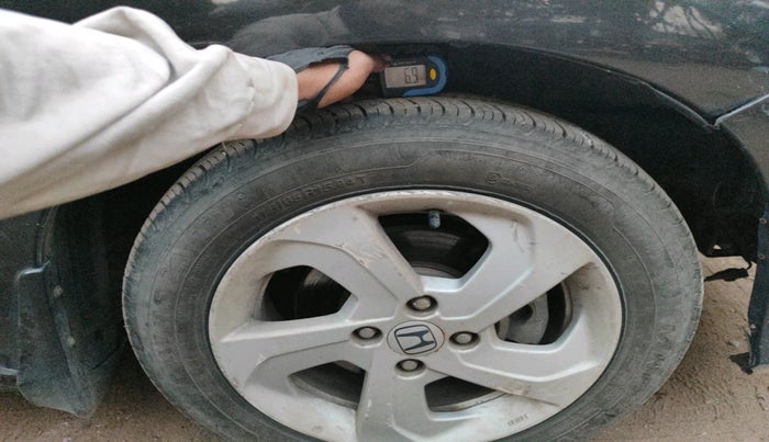 2014 Honda City 1.5L I-VTEC VX, Petrol, Manual, 2,95,000 km, tyre