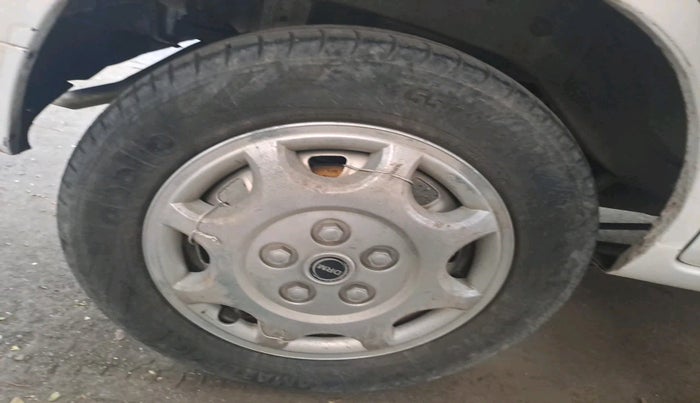 2011 Maruti Alto K10 LXI, Petrol, Manual, 92,539 km, tyre