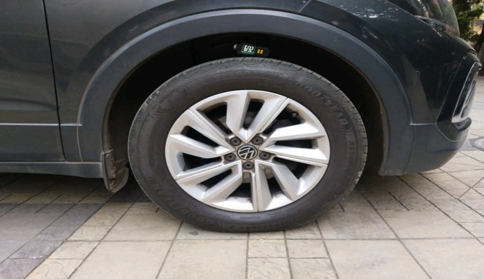 2022 Volkswagen TAIGUN HIGHLINE 1.0 TSI AT, Petrol, Automatic, 25,058 km, tyre