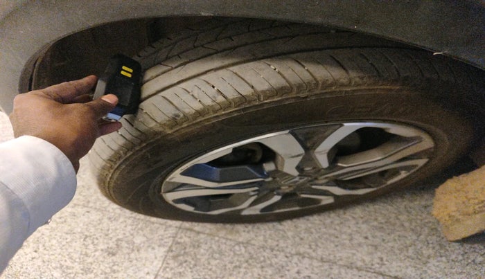 2017 Honda WR-V 1.5L I-DTEC VX MT, Diesel, Manual, 1,94,677 km, tyre