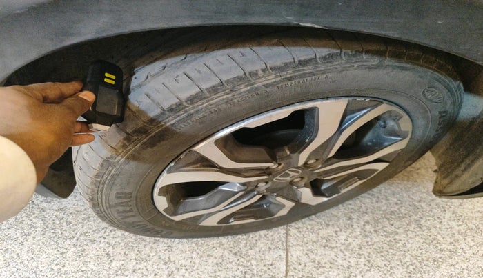 2017 Honda WR-V 1.5L I-DTEC VX MT, Diesel, Manual, 1,94,677 km, tyre