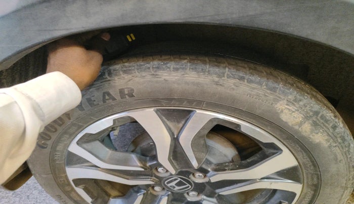 2017 Honda WR-V 1.5L I-DTEC VX MT, Diesel, Manual, 1,94,677 km, tyre