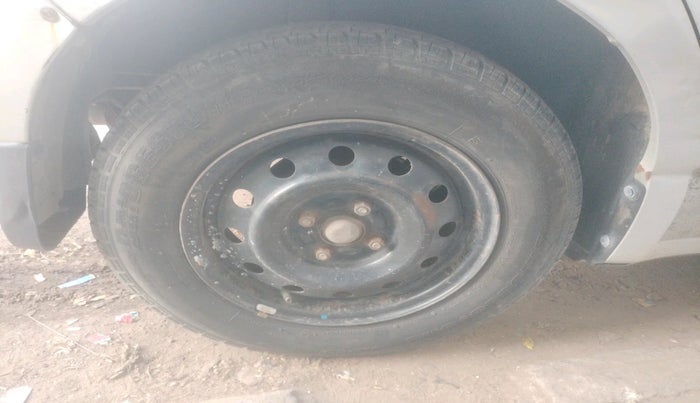 2010 Maruti Swift VDI, Diesel, Manual, 1,58,683 km, tyre