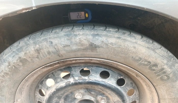 2015 Maruti Celerio VXI CNG, Petrol, Manual, 96,361 km, tyre