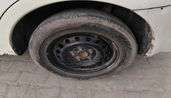 2011 Maruti SX4 VDI, Diesel, Manual, 1,87,293 km, tyre