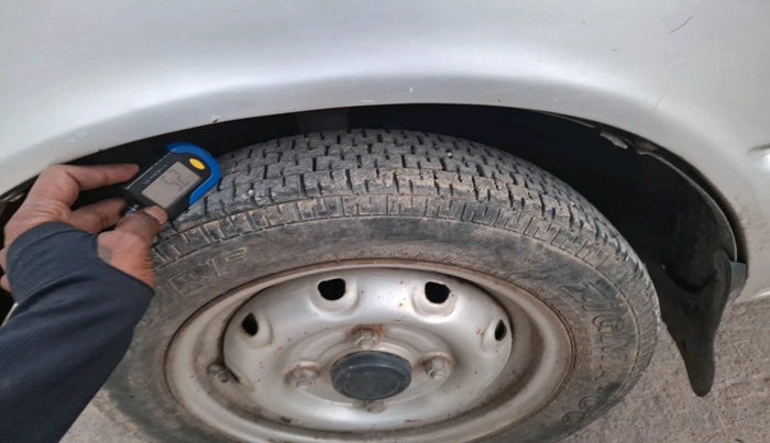 2011 Maruti 800 DUO AC LPG, Petrol, Manual, 1,00,108 km, tyre