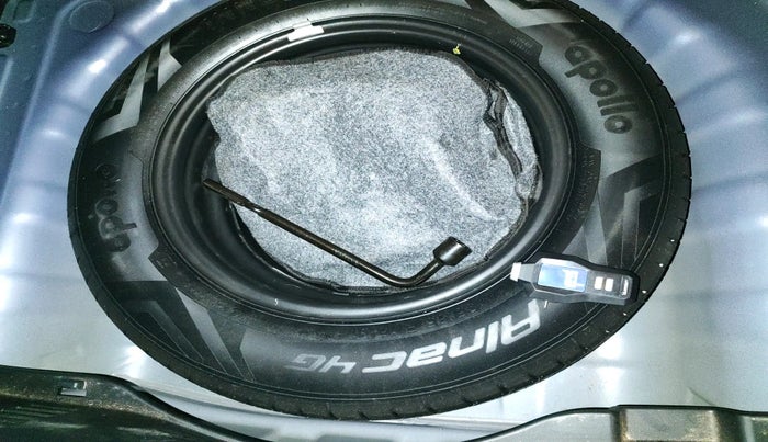 2020 Hyundai VENUE SX 1.0 TURBO, Petrol, Manual, 24,900 km, tyre