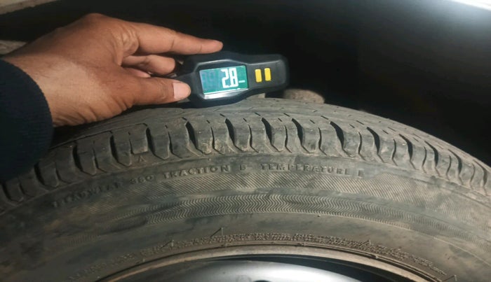 2020 Maruti Swift LXI, Petrol, Manual, 22,720 km, tyre