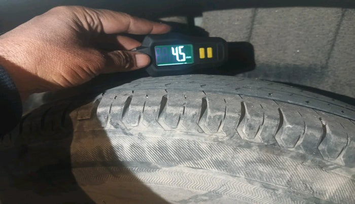 2020 Maruti Swift LXI, Petrol, Manual, 22,720 km, tyre