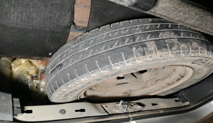 2014 Maruti Alto K10 VXI, Petrol, Manual, 92,225 km, tyre