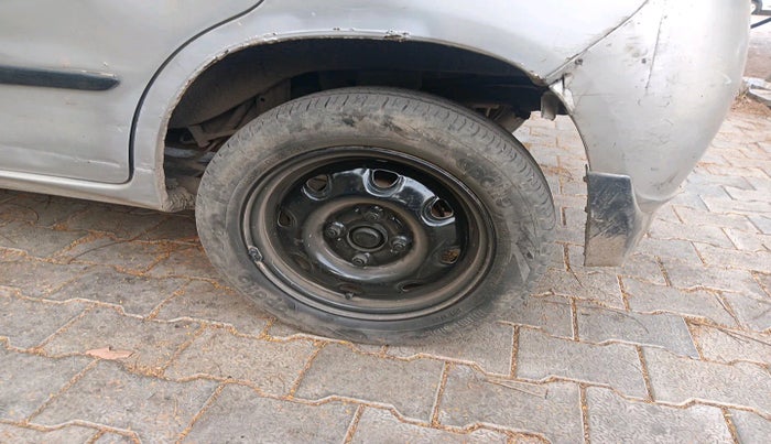 2011 Maruti Zen Estilo LXI, Petrol, Manual, 99,620 km, tyre