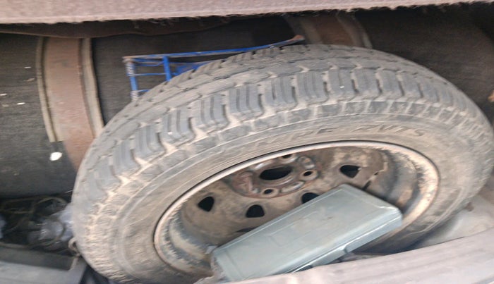 2011 Maruti Zen Estilo LXI, Petrol, Manual, 99,620 km, tyre