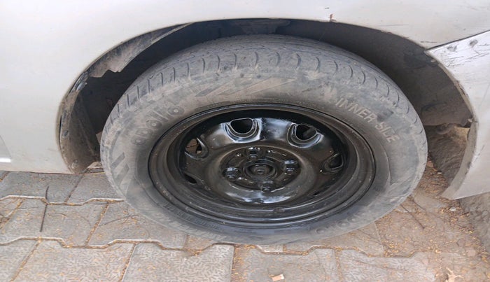 2011 Maruti Zen Estilo LXI, Petrol, Manual, 99,620 km, tyre