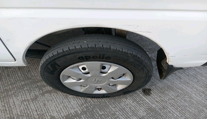 2023 Maruti Eeco 5 STR AC CNG, Petrol, Manual, 1,38,417 km, tyre