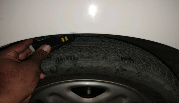 2010 Chevrolet Beat LT PETROL, Petrol, Manual, 7,554 km, tyre