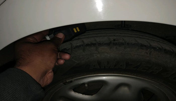 2010 Chevrolet Beat LT PETROL, Petrol, Manual, 7,554 km, tyre