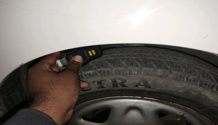 2010 Chevrolet Beat LT PETROL, Petrol, Manual, 7,554 km, tyre