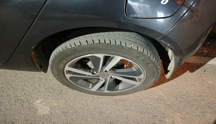 2021 Tata ALTROZ XZ PETROL, Petrol, Manual, 70,000 km, tyre