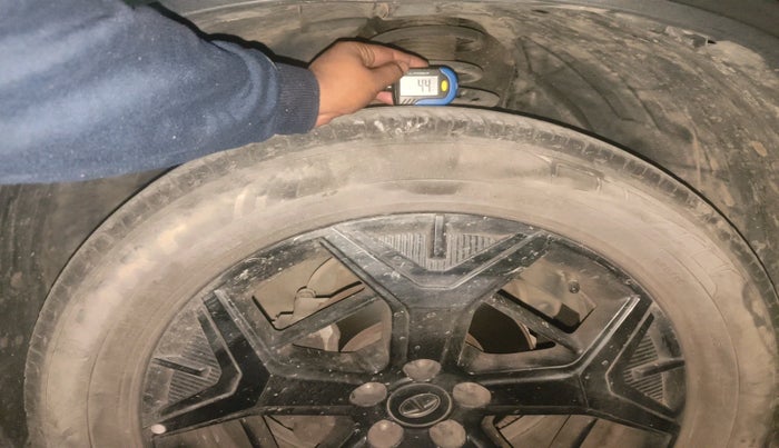 2023 Tata Harrier ADVENTURE PLUS DARK EDITION AT, Diesel, Automatic, 50,560 km, tyre