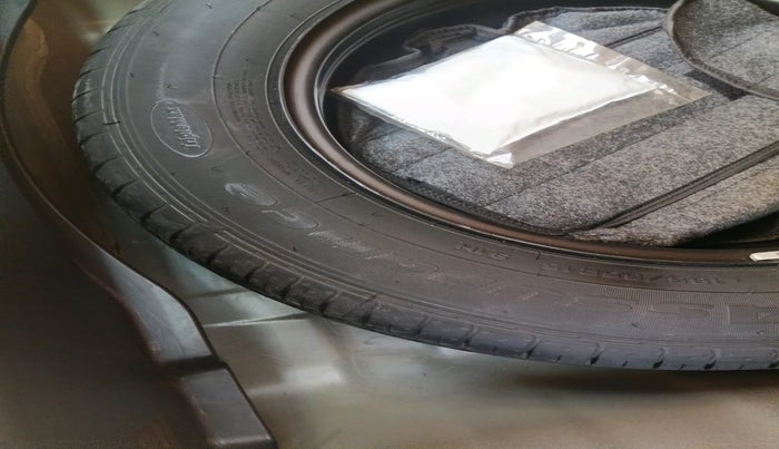 2022 KIA SONET HTK PLUS 1.2, Petrol, Manual, 45,737 km, tyre