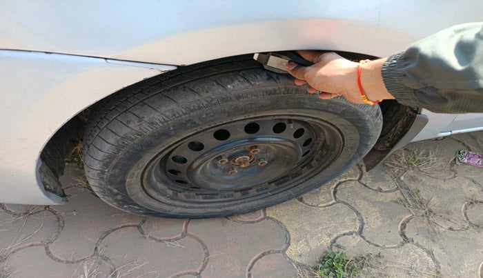 2011 Toyota Etios GD, Diesel, Manual, 1,71,217 km, tyre