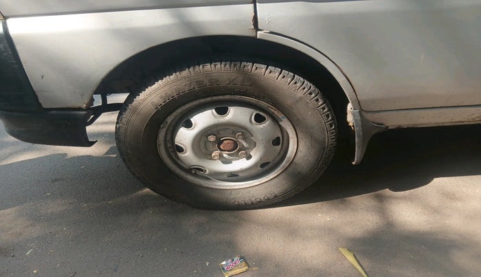 2015 Maruti Eeco 5 STR WITH A/C+HTR, Petrol, Manual, 73,468 km, tyre