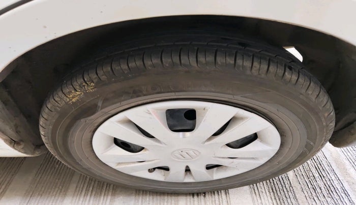 2013 Maruti Swift Dzire VXI, Petrol, Manual, 1,00,225 km, tyre