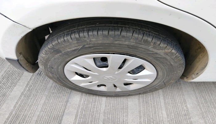 2013 Maruti Swift Dzire VXI, Petrol, Manual, 1,00,225 km, tyre