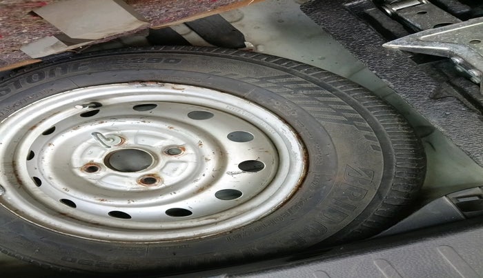 2013 Maruti Wagon R 1.0 LXI, Petrol, Manual, 38,997 km, tyre