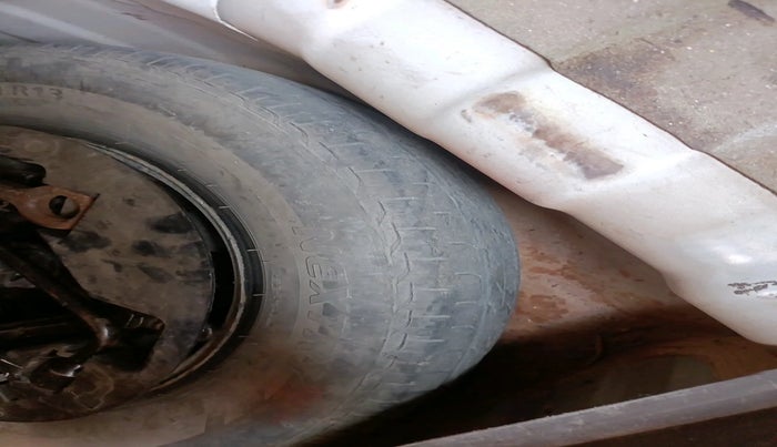 2011 Hyundai i10 MAGNA 1.2, Petrol, Manual, 1,79,265 km, tyre