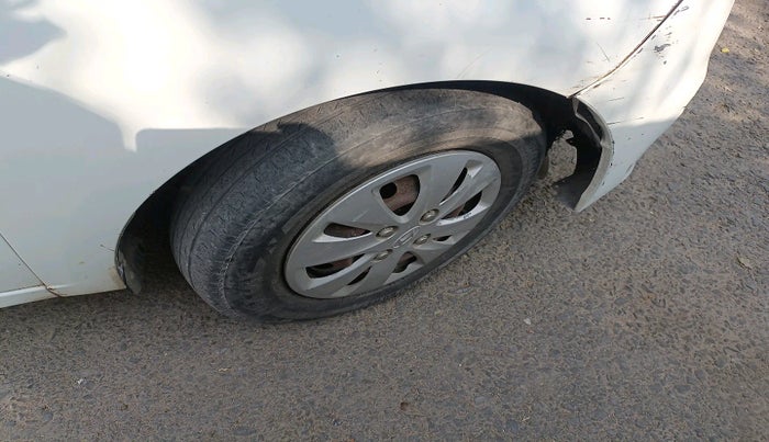 2011 Hyundai i10 MAGNA 1.2, Petrol, Manual, 1,79,265 km, tyre