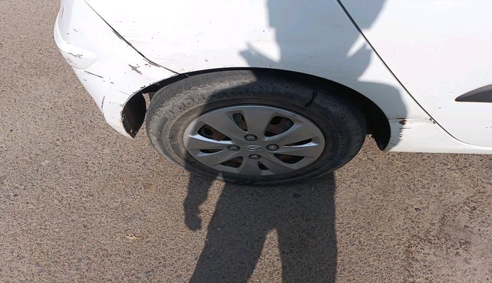 2011 Hyundai i10 MAGNA 1.2, Petrol, Manual, 1,79,265 km, tyre