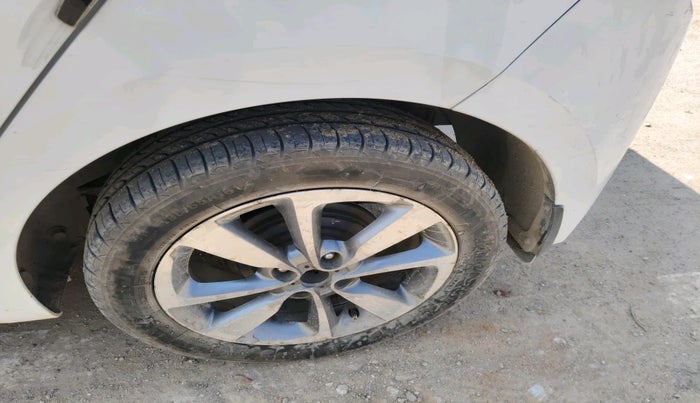 2016 Hyundai Elite i20 ASTA 1.2, Petrol, Manual, 1,30,725 km, tyre