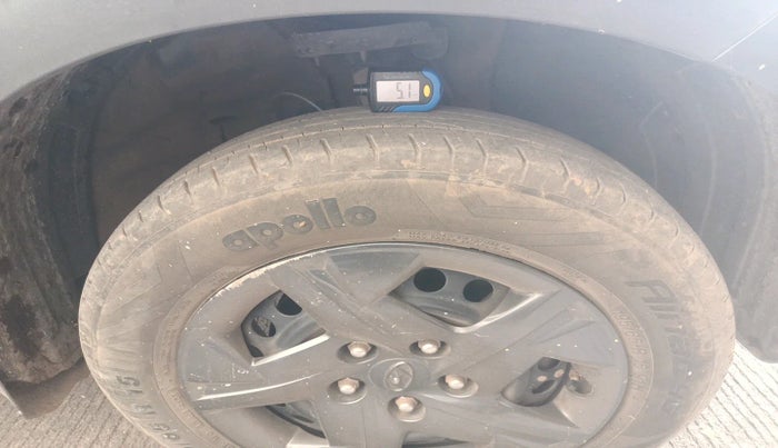 2023 Hyundai VENUE S 1.2, Petrol, Manual, 20,955 km, tyre