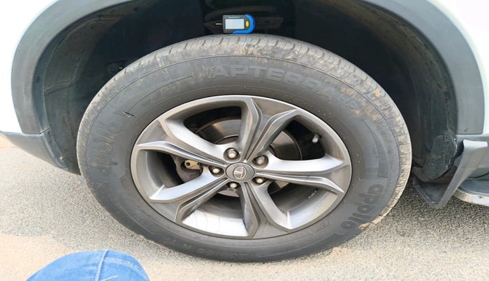 2021 Tata Harrier XZA 2.0L, Diesel, Automatic, 37,987 km, tyre