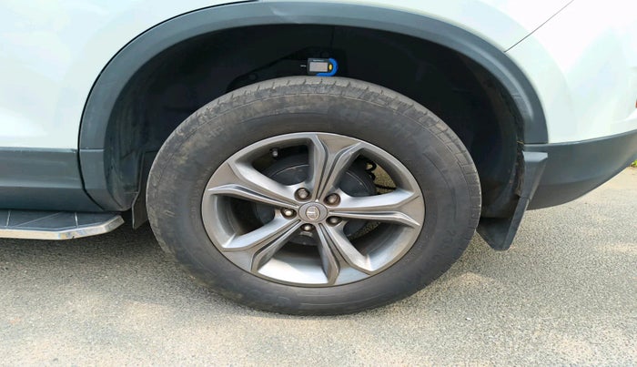 2021 Tata Harrier XZA 2.0L, Diesel, Automatic, 37,987 km, tyre