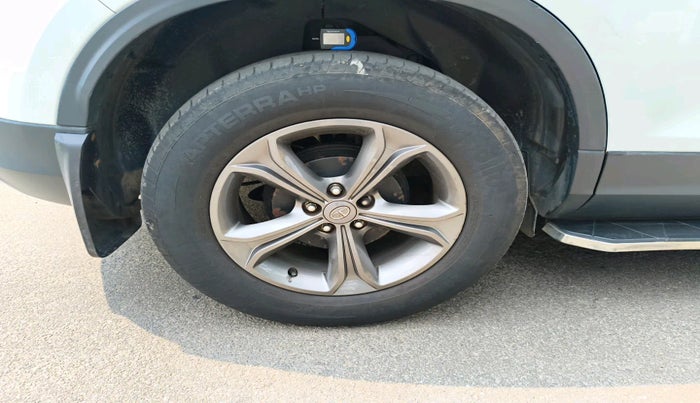 2021 Tata Harrier XZA 2.0L, Diesel, Automatic, 37,987 km, tyre