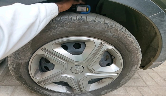 2021 Tata NEXON XZ PETROL, Petrol, Manual, 84,302 km, tyre