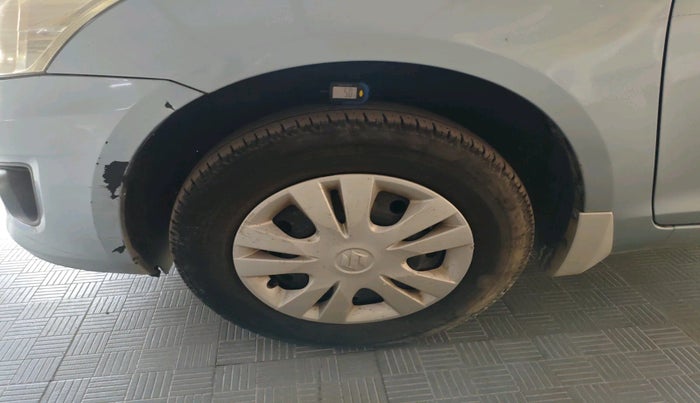 2013 Maruti Swift Dzire VXI, Petrol, Manual, 1,01,039 km, tyre