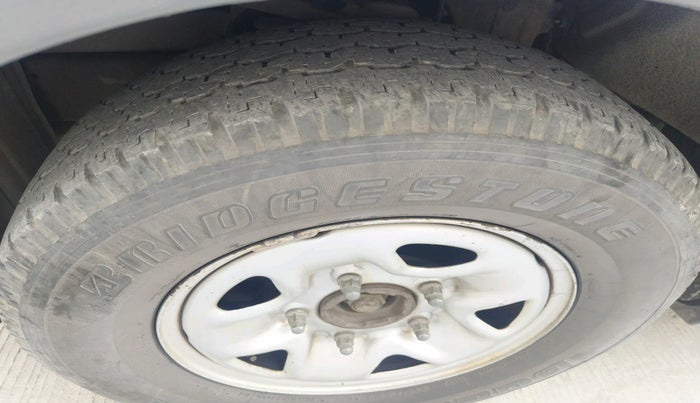 2018 Tata Hexa XE 4X2 7 STR, Diesel, Manual, 1,45,056 km, tyre