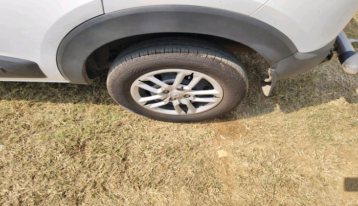 2023 Renault TRIBER RXT, Petrol, Manual, 46,996 km, tyre