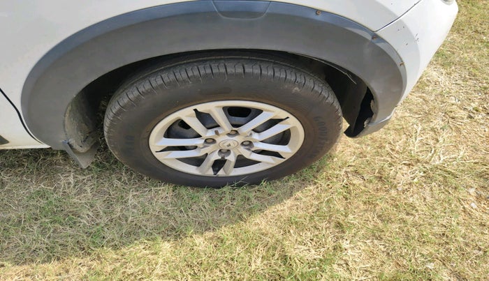 2023 Renault TRIBER RXT, Petrol, Manual, 46,996 km, tyre