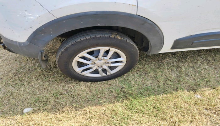 2023 Renault TRIBER RXT, Petrol, Manual, 46,996 km, tyre