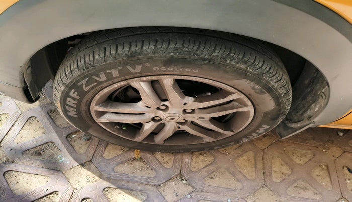 2020 Renault TRIBER RXZ AMT, Petrol, Automatic, 40,069 km, tyre