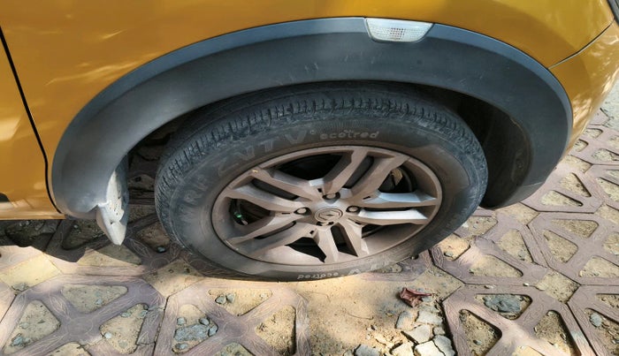 2020 Renault TRIBER RXZ AMT, Petrol, Automatic, 40,069 km, tyre