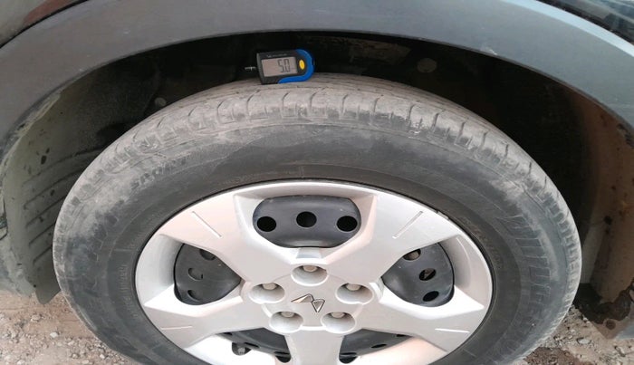 2024 Mahindra XUV300 W6 1.5 Diesel, Diesel, Manual, 16,547 km, tyre