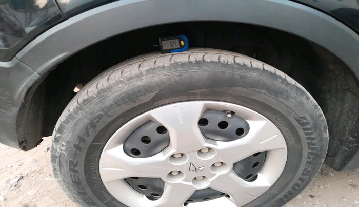 2024 Mahindra XUV300 W6 1.5 Diesel, Diesel, Manual, 16,547 km, tyre