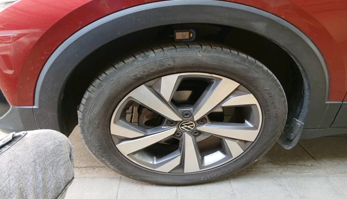 2023 Volkswagen TAIGUN TOPLINE 1.0 TSI AT, Petrol, Automatic, 3,360 km, tyre